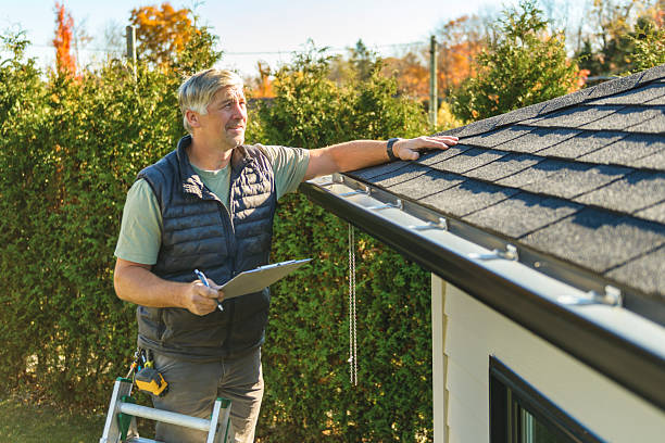 Professional Emergency Roof Repair technician working in Lovettsville, VA